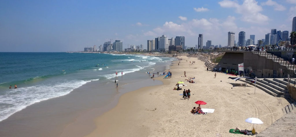 תצפית לחוף הים של תל אביב מיפו