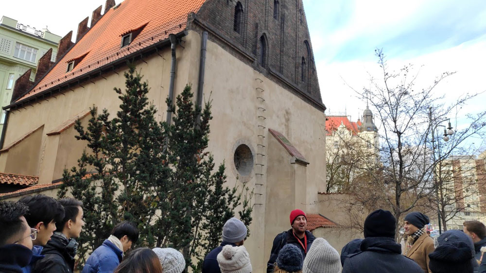 בית הכנסת בפראג, גולם סיור חינמי בפראג