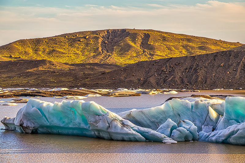 קרחון נמס באיסלנד